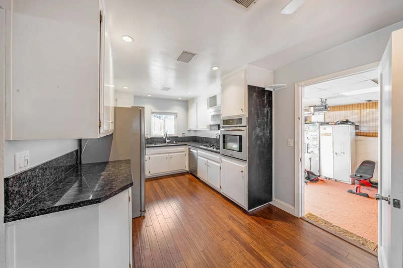 119 Sandalwood Court, view 8