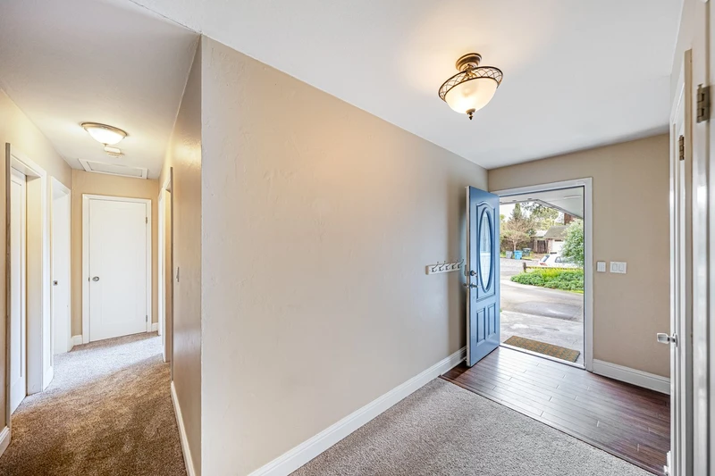 119 Sandalwood Court, view 10