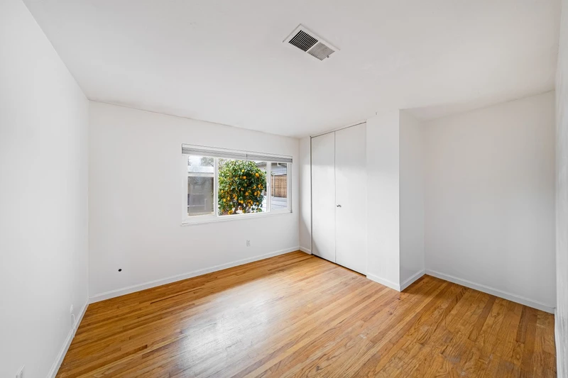 119 Sandalwood Court, view 11