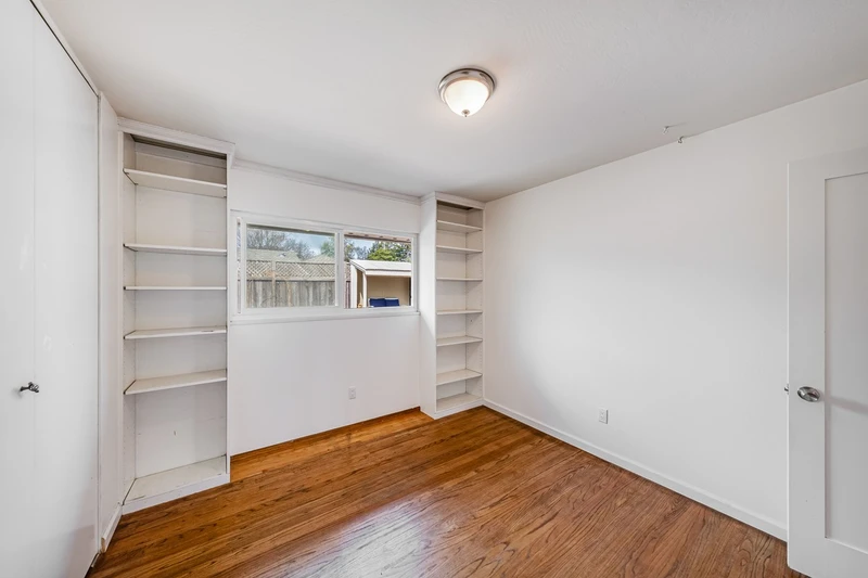 119 Sandalwood Court, view 16