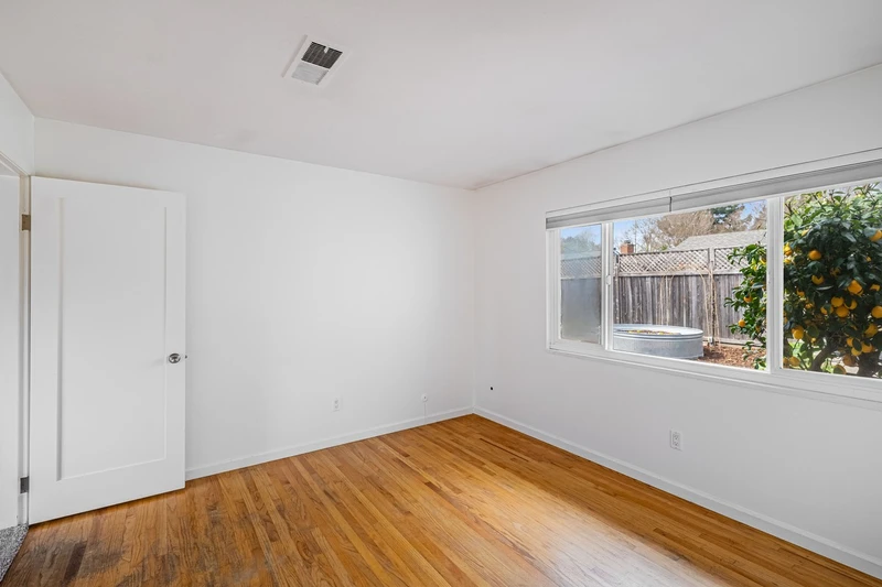 119 Sandalwood Court, view 17