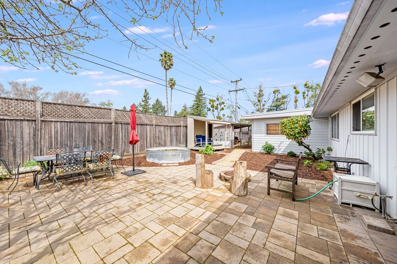 119 Sandalwood Court, view 18