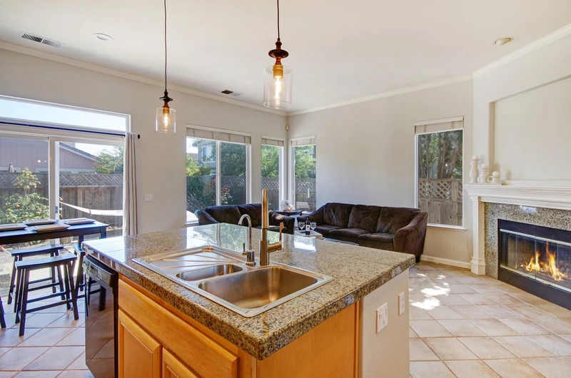1523 Mathias Pl, view 3