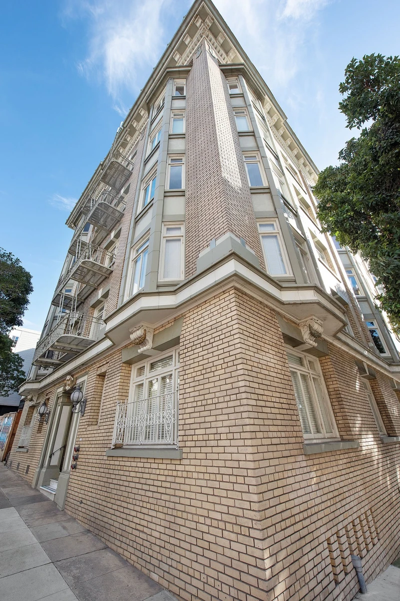 2299 Sacramento St Apt 19, view 2