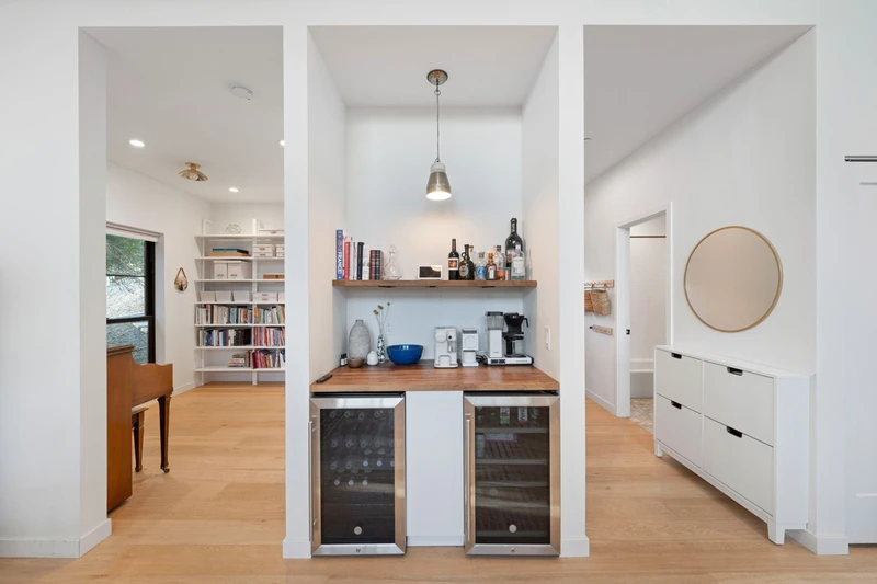 240 Clear Ridge Drive, view 3