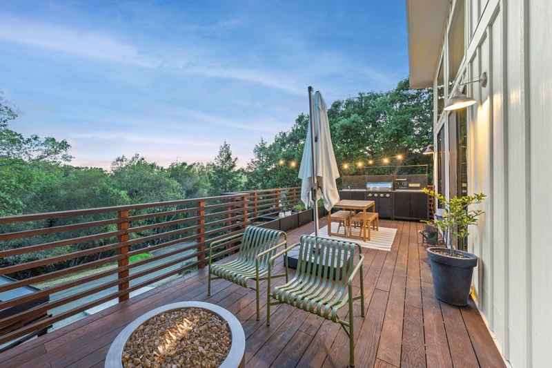 240 Clear Ridge Drive, view 4