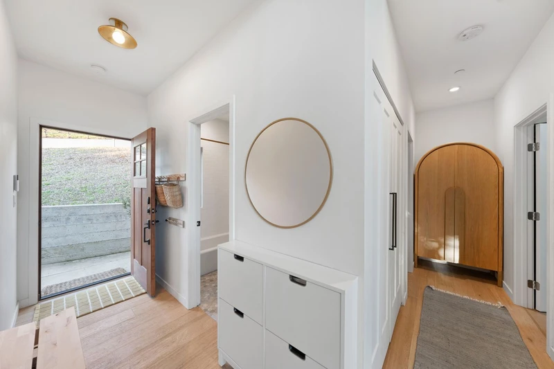 240 Clear Ridge Drive, view 9