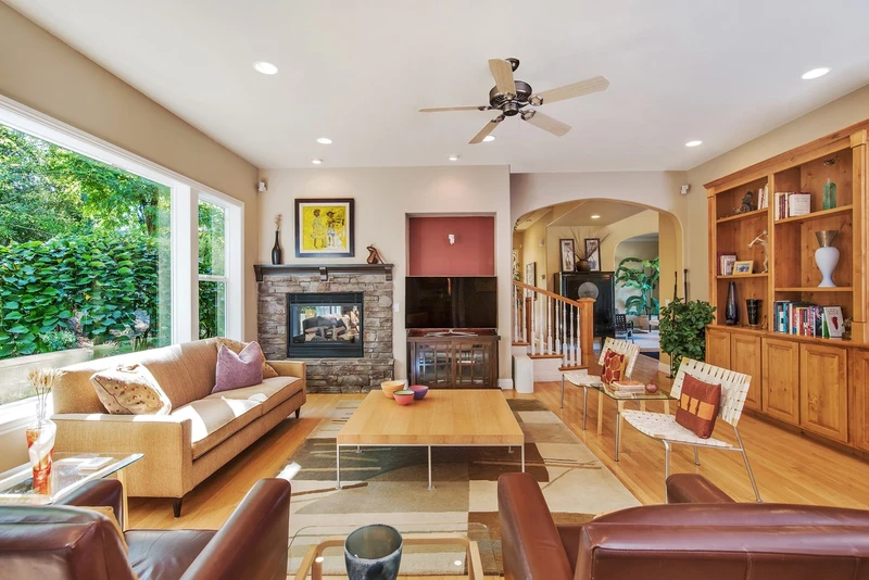 3600 Sullivan Rd, view 19