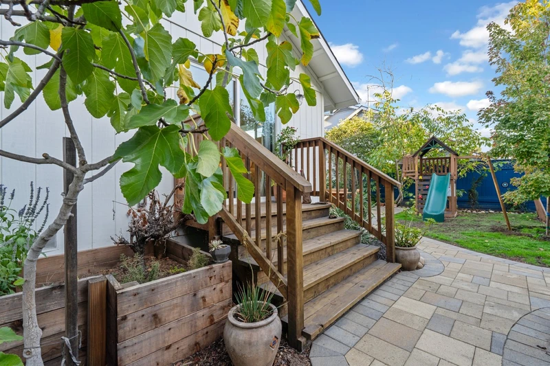 41 Randall Lane, view 6