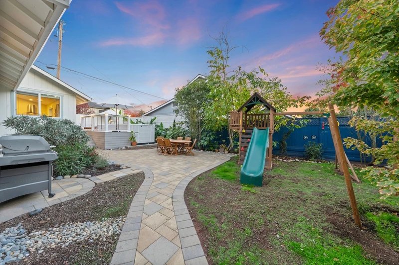 41 Randall Lane, view 10