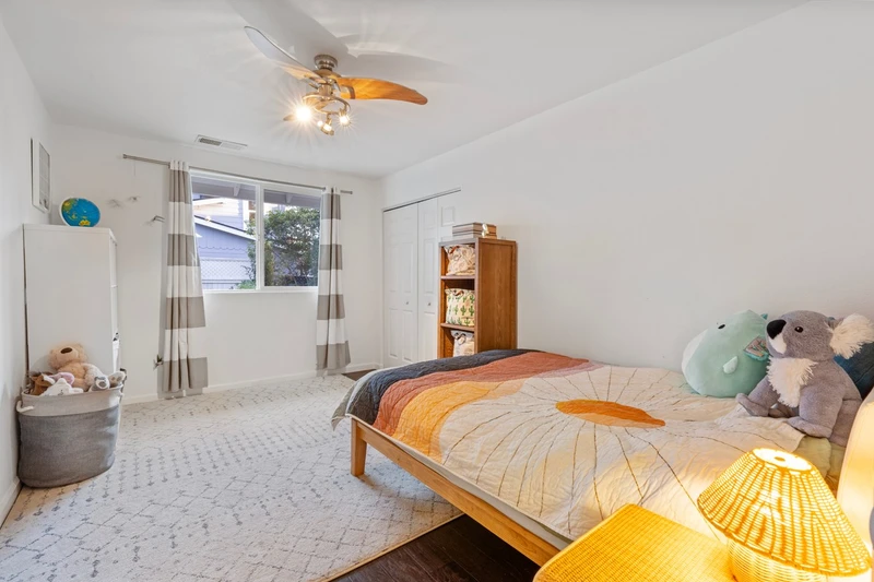 41 Randall Lane, view 11