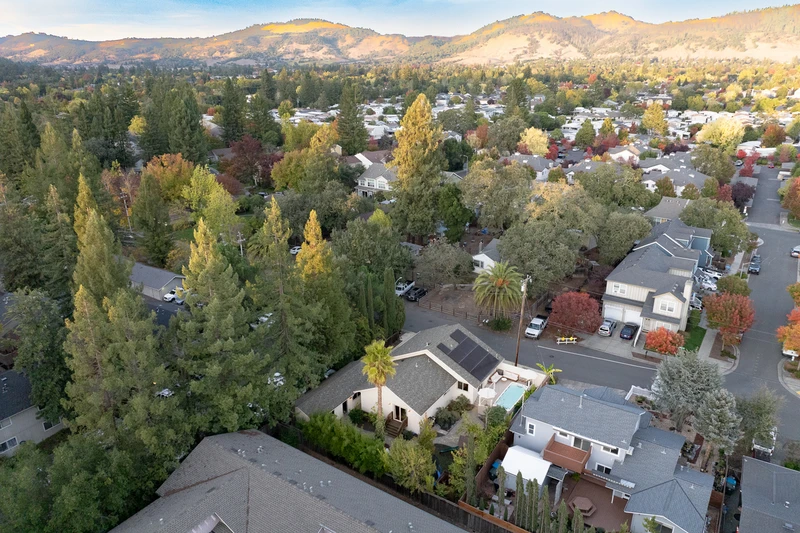41 Randall Lane, view 12