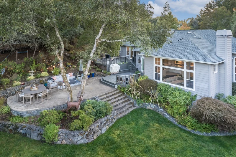 4250 Pine Ridge Drive, view 1