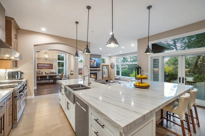 4250 Pine Ridge Drive, view 2