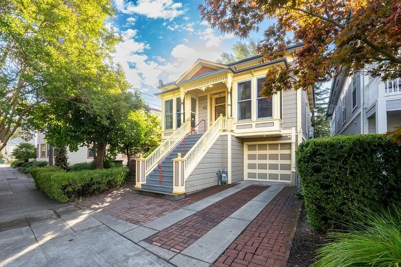 432 8th Street