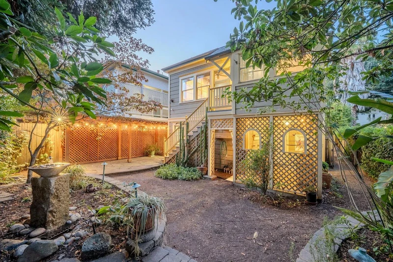432 8th Street, view 2