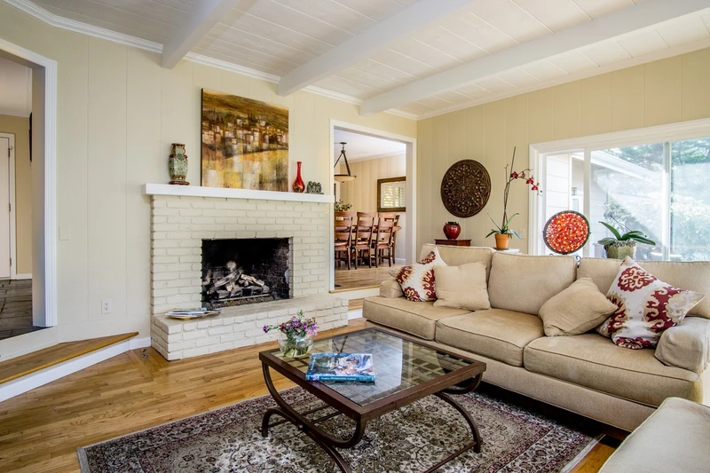513 Greens Dr, view 3