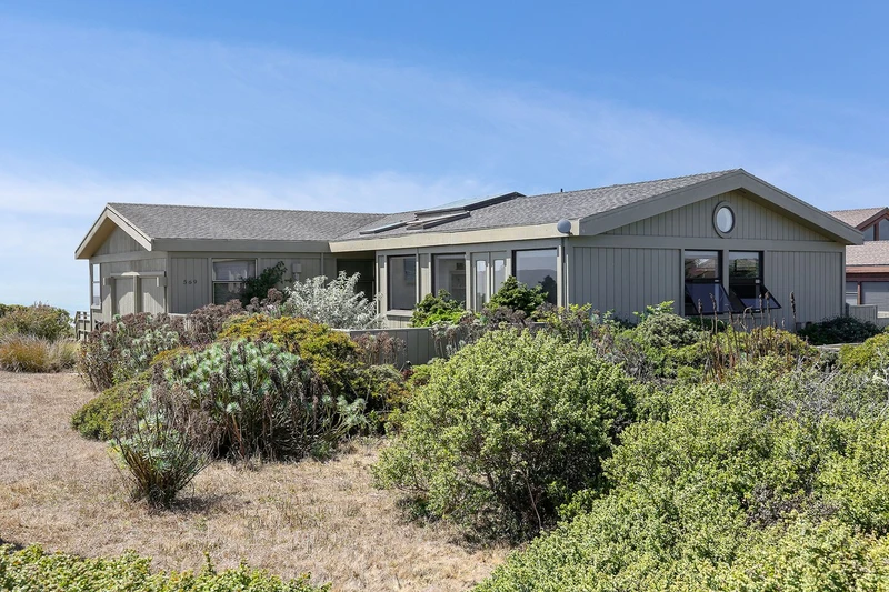 569 Oceana Dr, view 4