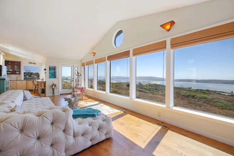 569 Oceana Dr, view 12