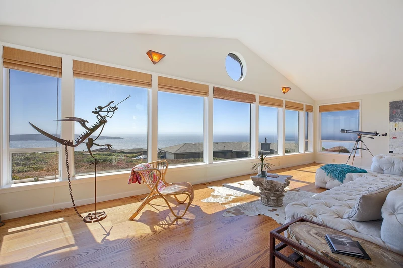 569 Oceana Dr, view 14