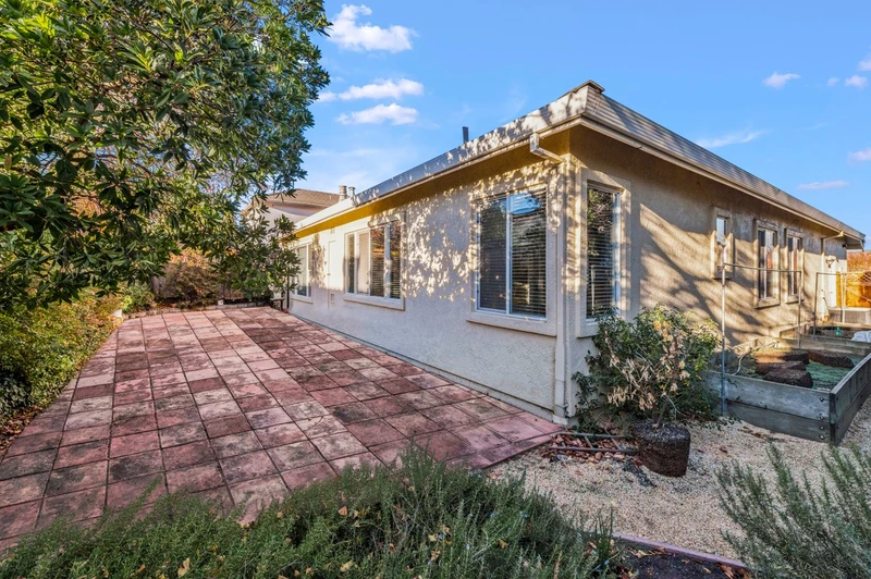 87 Winedale Ln, view 16