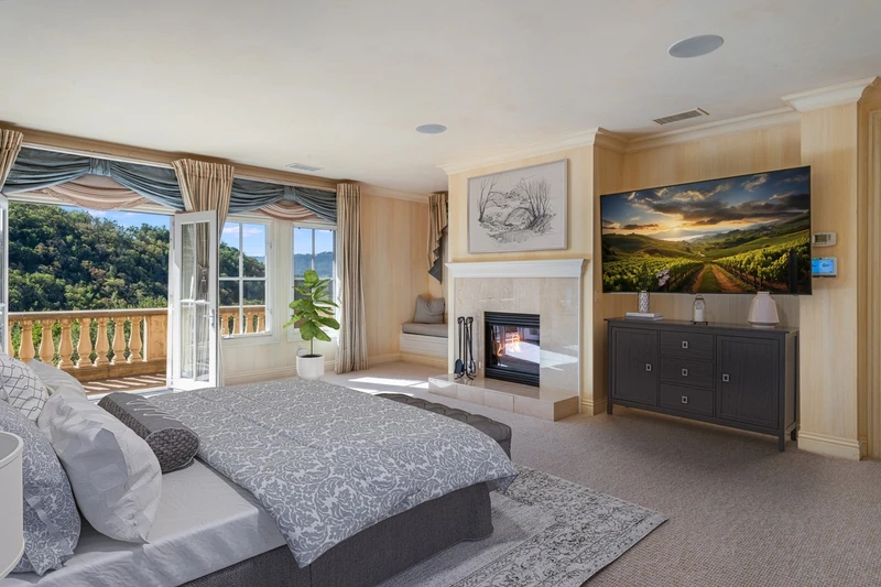870 Kinnybrook Drive, view 8