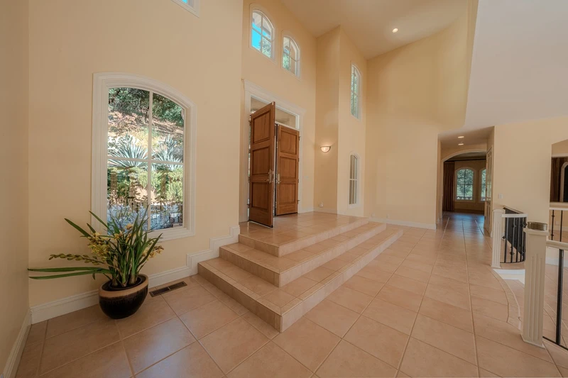 870 Kinnybrook Drive, view 9