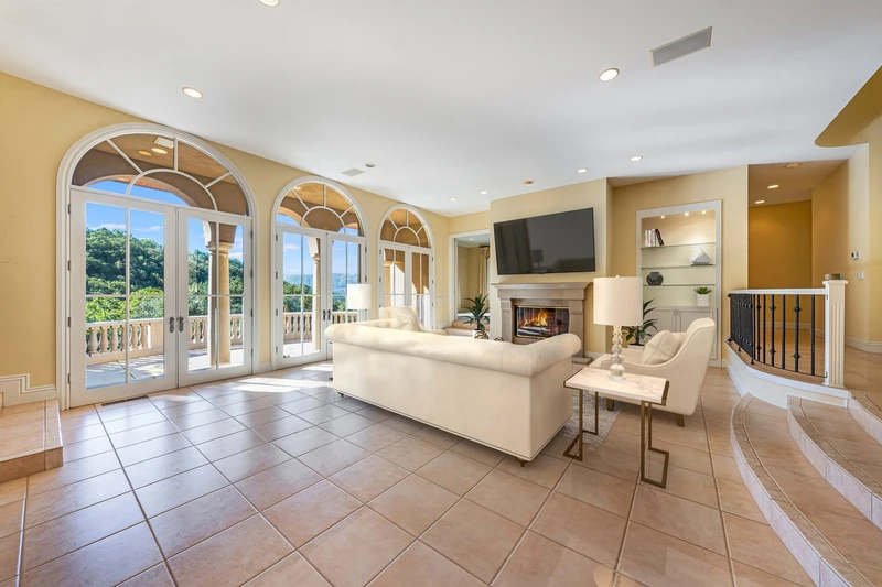 870 Kinnybrook Drive, view 10