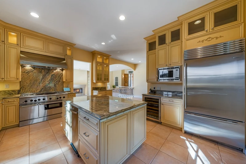 870 Kinnybrook Drive, view 11