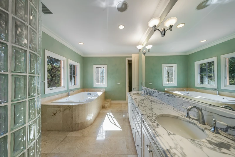 870 Kinnybrook Drive, view 16