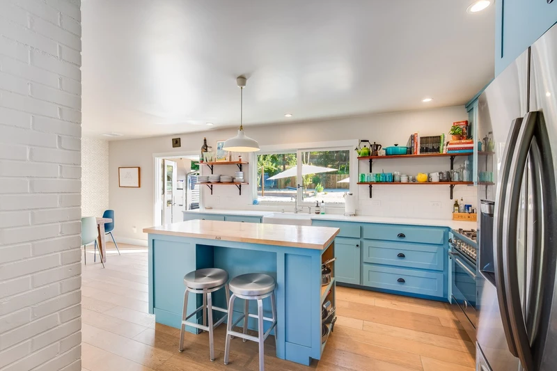 916 Sunnyside Dr, view 5