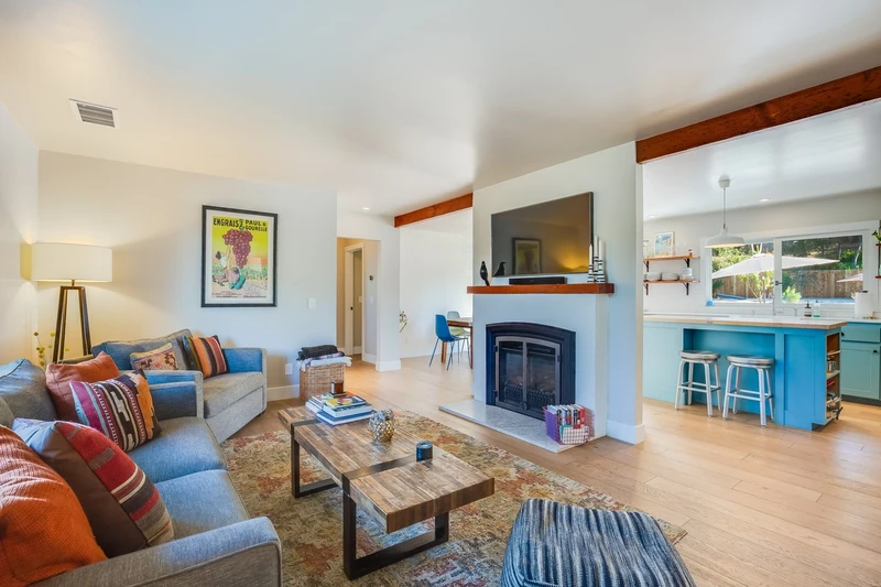 916 Sunnyside Dr, view 6
